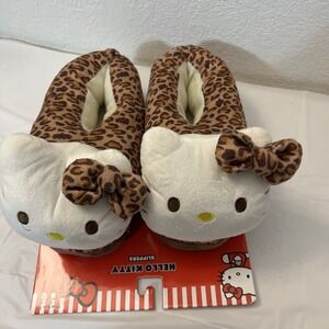 Hello Kitty Faux Fur Cheetah Slippers Womens M 7 8 Sanrio Warm Cozy Plush Bow